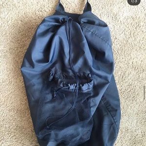 Navy laundry bag! Perfect for college 🖤
